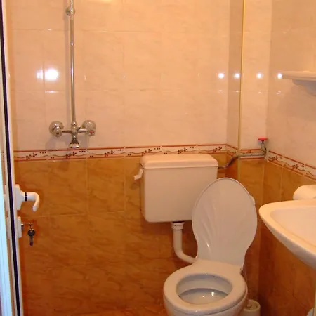 Familia Fantastiko ホテル 2*