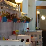 فندق Familia Fantastiko كيتن