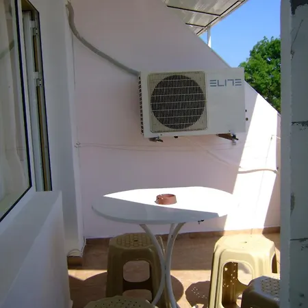 Хотел Familia Fantastiko 2*